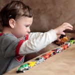 Transtorno do espectro autista: O que é, sintomas e tratamentos