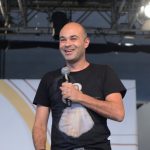 Louvar em meio ao sofrimento: a fórmula para a vitória