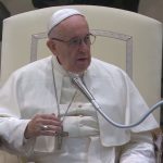 Após recesso de verão, Papa retoma catequeses alertando sobre idolatria