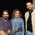 Grupo de Oração com Padre Adriano Zandoná e Juliana de Paula