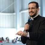 AO VIVO: Padre Anderson Marçal prega no Acampamento 