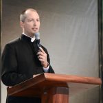 AO VIVO: Padre Duarte Lara prega no Acampamento de Cura e Libertação