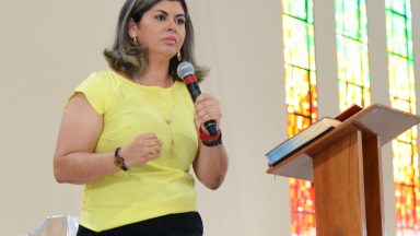 Compreendi que meu amor não se devia traduzir somente por palavras