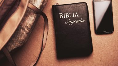 Você tem o costume de levar a Bíblia com você?