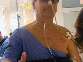 Bolsonaro segue internado e apresenta quadro de pneumonia