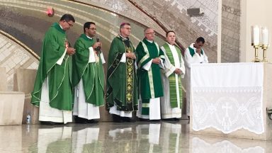 Pela primeira vez, Bispo de Mogi visita o Santuário do Pai das Misericórdias