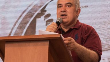 A Palavra deve ser nosso fundamento para compor com unção