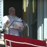 Misericórdia é o que ajuda a superar a lei mundana da retaliação, diz Papa