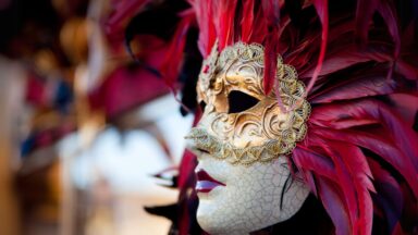 No carnaval, você tenta ser diferente do que é o ano inteiro?