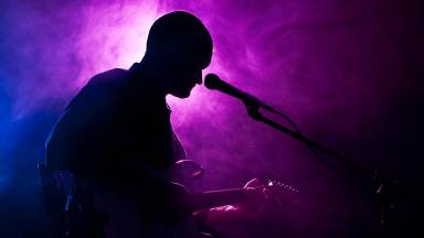 Músicos novos para cantar uma música nova!