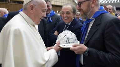 Relações devem ser baseados em cooperação e não lucro, afirma o Papa