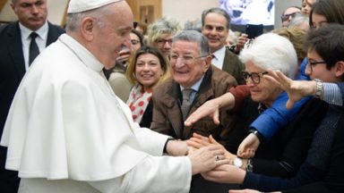 Papa: a sociedade é chamada a contrastar o câncer da corrupção