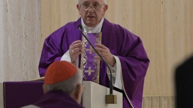 Papa exorta fiéis a iniciarem a Quaresma pedindo “a graça da memória”