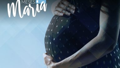 Maria é recebida com muito amor e carinho por José em seu novo lar