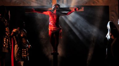 Dentro do evento acontece a encenação da Via-Sacra