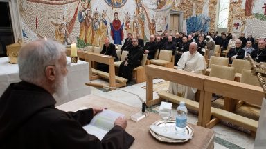 Cantalamessa: Cristo morreu por amor e ressuscitou pela nossa justificação