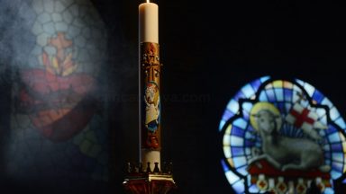 Participe dos Ritos Litúrgicos que recordam a Paixão, Morte e Ressurreição de Jesus Cristo.