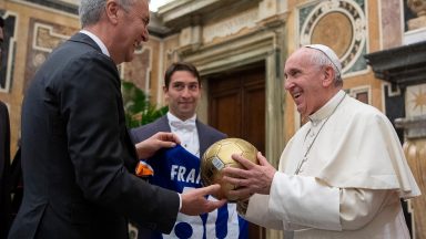 Papa em Audiência no Vaticano: “Fazer tudo com um olhar de bondade”