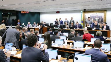 CCJ aprova parecer a favor da reforma da Previdência