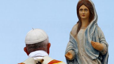 “Prisioneiros da virtualidade, perdemos o sabor da realidade”, diz Papa