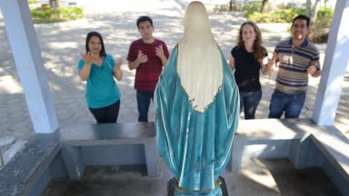 Maria, nossa Mãe e Mestra!