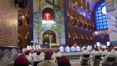 Mais que mestres, mundo precisa de testemunhas de Cristo, diz Núncio