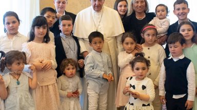 É preciso uma cultura que reconheça em todos o rosto de Jesus, diz Papa