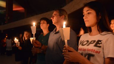 Participe da procissão luminosa em honra ao Pai das Misericórdias