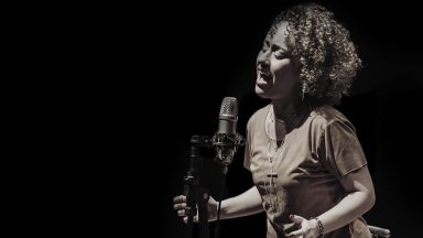 O Espírito e a Noiva: assista ao clipe oficial de Ana Lúcia