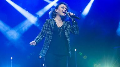 Playlist com shows de Ana Lúcia