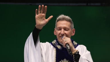 Acompanhe a Santa Missa