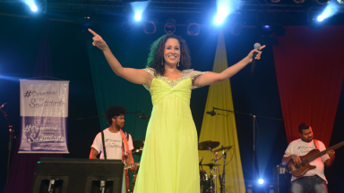 Assista ao show da Jake Trevisan
