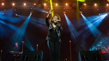 Cante e reze com a missionária Ana Lúcia