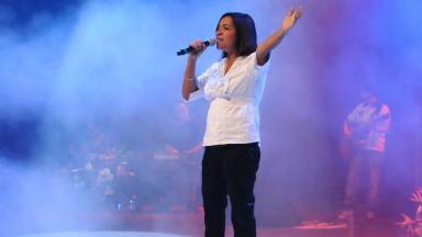 Cante e reze com Salette Ferreira