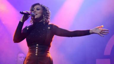 Cante e reze com Juliana de Paula