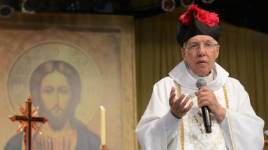 Deus o constituiu Senhor e Cristo