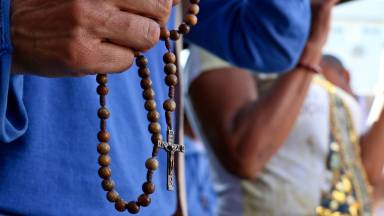 Rezemos os Mistérios Dolorosos do Santo Terço