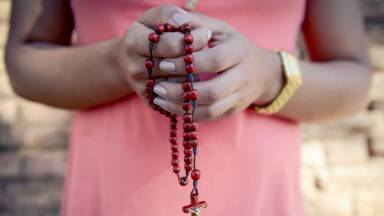 Rezemos com amor os Mistérios Gozosos do Santo Terço