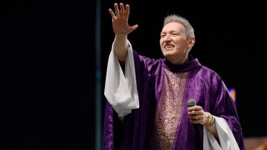 Acompanhe a Missa de abertura do Hosana Brasil 2020