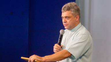 Jesus nos ensina como reagir