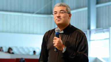 Acampamento: Pregação com Pe. Roger Luís