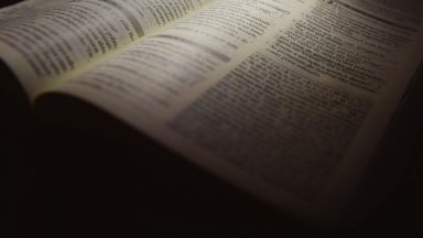 A graça de Deus cura a nossa surdez e nossa mudez