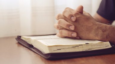 A importância de conhecer Deus e a Bíblia