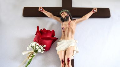 “Sendo toda para Deus, me faço toda para os irmãos.”