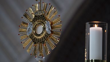7 Jornadas de oração: Adoração ao Santíssimo