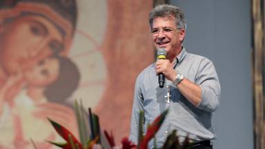 Acampamento de Cura e Libertação: pregação de Roberto Tannus