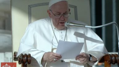 Papa saúda Comunidade Canção Nova na Audiência Geral