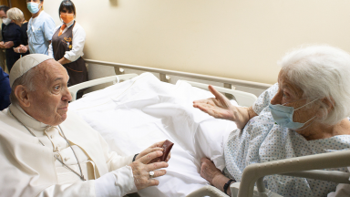 Papa para o Dia dos Doentes: viver indiferentes à dor não é uma opção