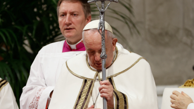 Jesus é a luz que ilumina mesmo as noites mais escuras, diz Papa