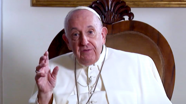 Papa reza pelas paróquias: que sejam centros de acolhida e de escuta